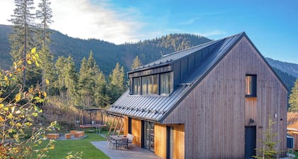 Cozy 4-bedroom chalet in charming Demanovska Dolina