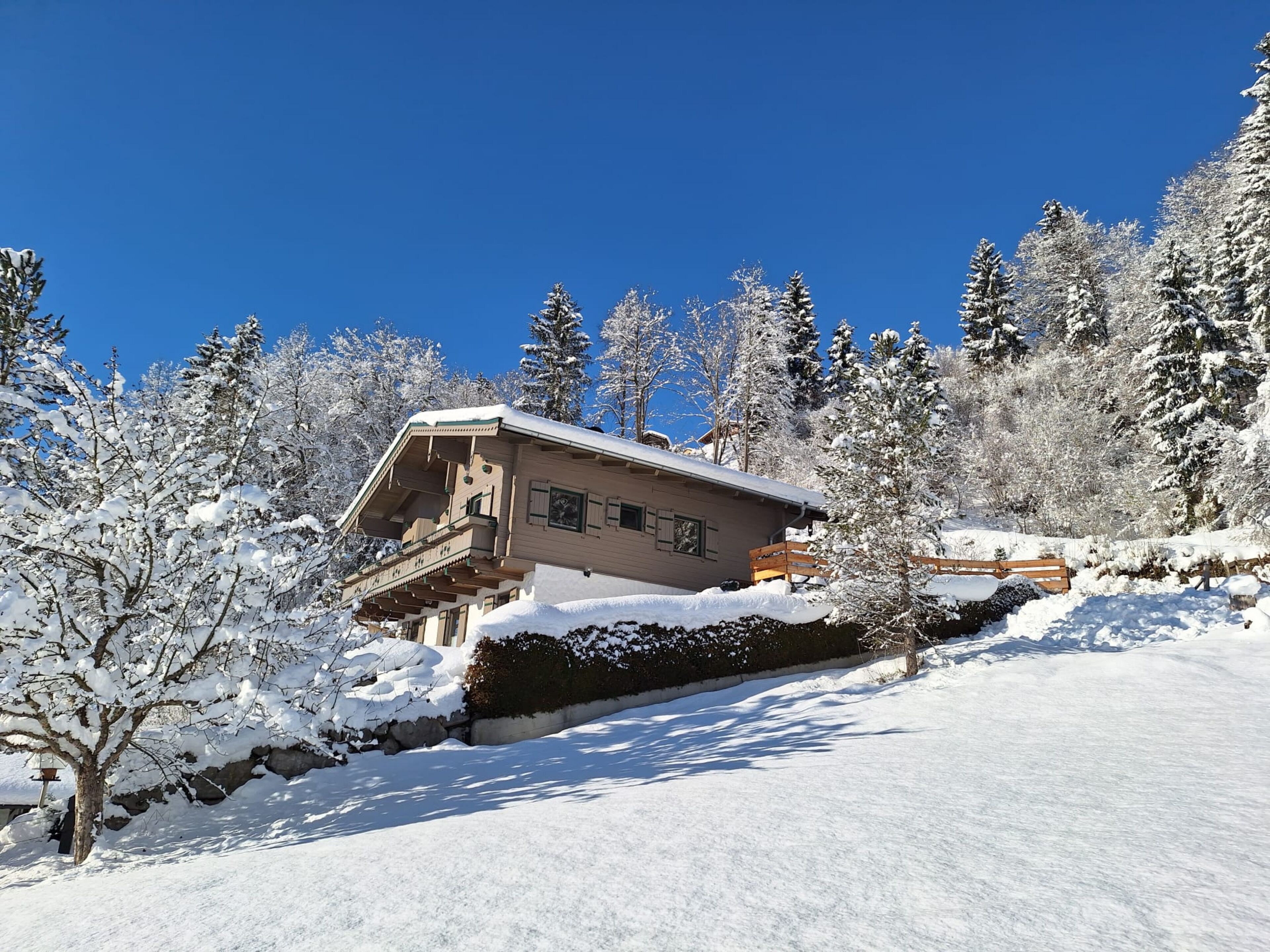 Außenseite Ferienhaus [Winter]
