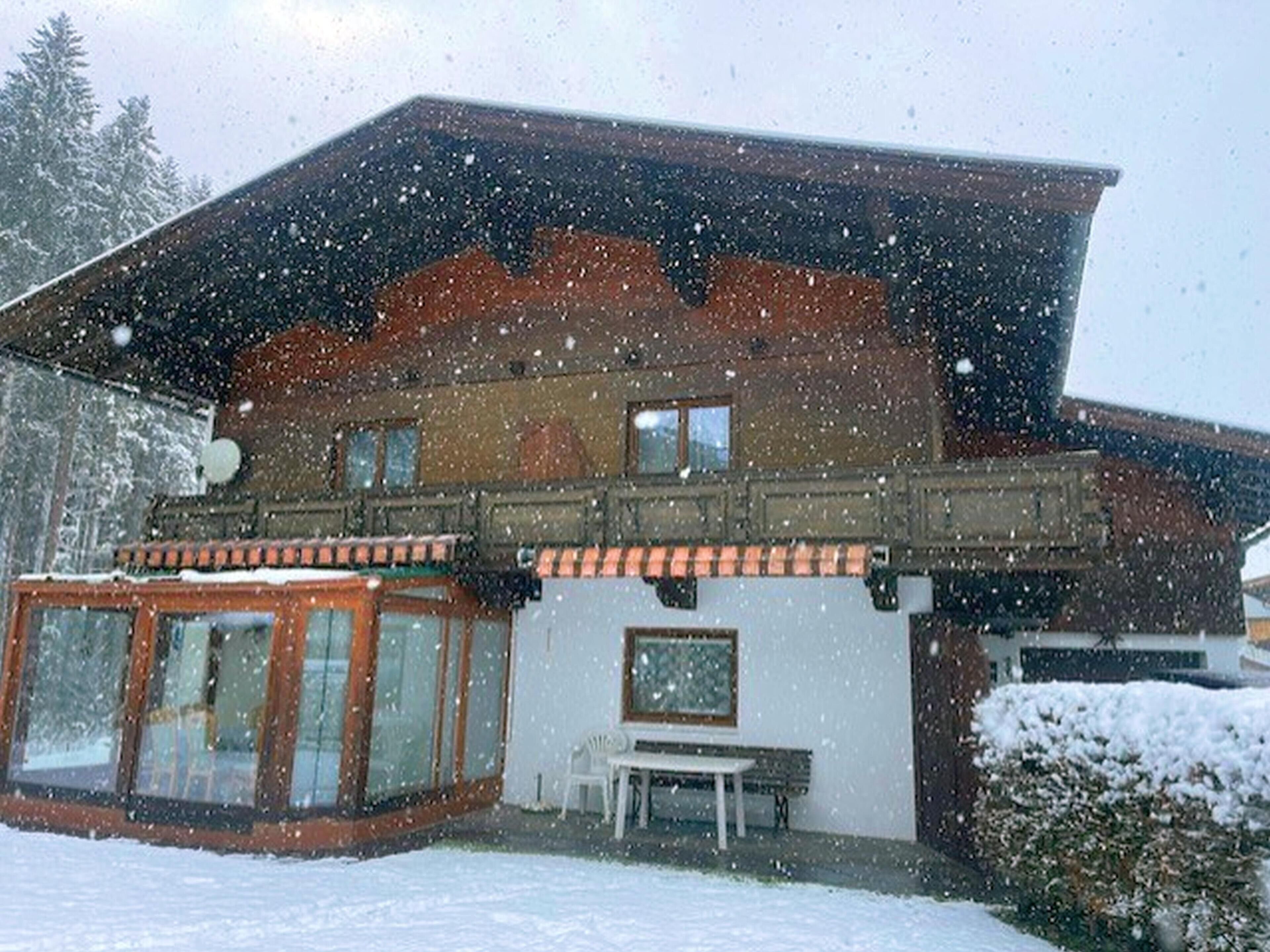Außenseite Ferienhaus [Winter]