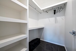 Unclassified image, 3 of 19, button