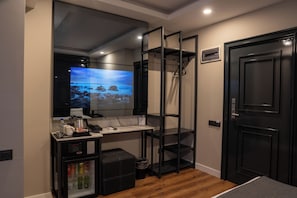 Phòng Economy, tầng trệt | 1 phòng ngủ, bộ đồ giường cao cấp, minibar, két bảo mật tại phòng