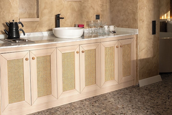 Suíte superluxo, banheira de imersão, no canto | Cozinha americana privada | Chaleira elétrica, cadeirão de bebê, mesas de jantar