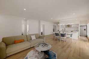 Interior - Spacious 4BR Modern Home by Parks & Forest (Greenbank)