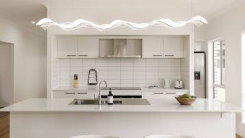 Geladeira, micro-ondas, fogão, cooktop