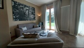 Apartment | Living room