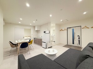 Apartemen Deluks | Area keluarga | Smart TV