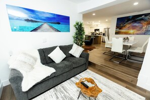 Smart TV - Your Perfect Oasis in Miami! (Miami)
