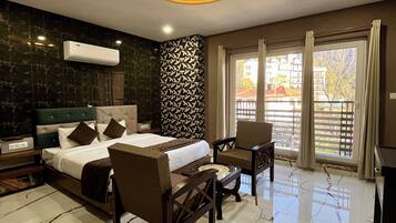 Premier Double or Twin Room, Balcony | Free WiFi, bed sheets