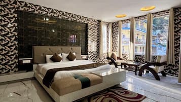 Superior Suite, Balcony, Garden View | Free WiFi, bed sheets