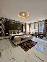 Superior Suite, Balcony, Garden View | Free WiFi, bed sheets