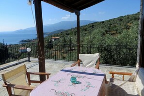 تناول الطعام بالخارج