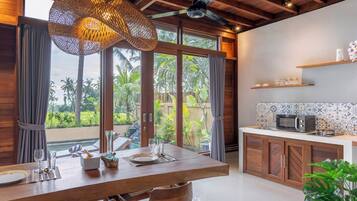 Villa | In-room dining