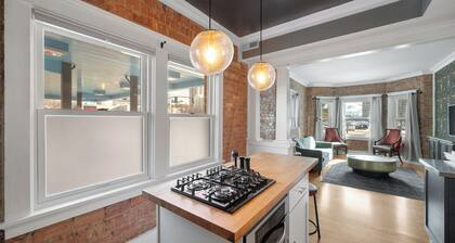 Cozy and stylish getaway close to everything!