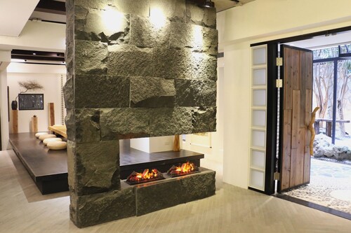 The Sogoart Deluxe Suite, the top art gallery in Taipei, sincerely welcome !