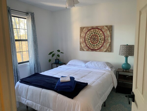 4 bedrooms, desk, iron/ironing board, travel crib