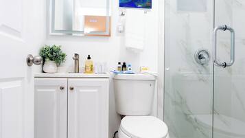 Toallas y papel de baño