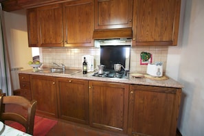 Fridge, dishwasher, highchair