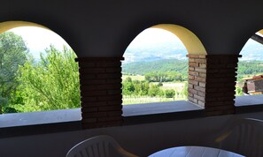 تناول الطعام بالخارج