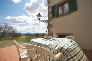 Outdoor dining - Farmhouse in Poppi with Pool & Valley Views (Poppi)