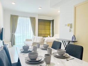 Deluxe Apartment, 1 Bedroom | Private kitchen