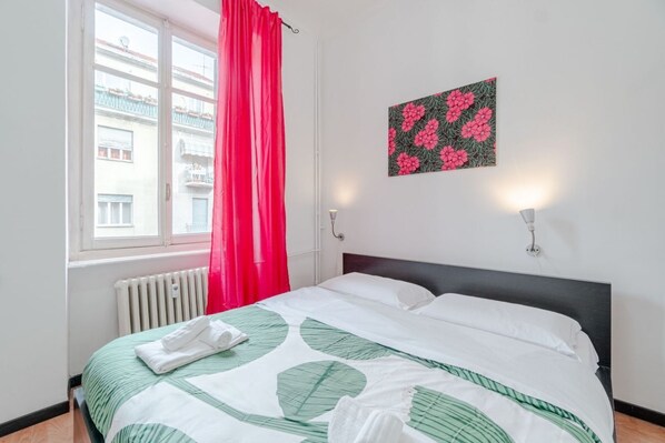 1 slaapkamer, een strijkplank/strijkijzer, wifi, beddengoed