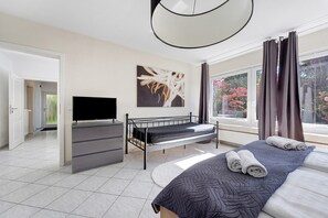 4 bedrooms, iron/ironing board, free WiFi, bed sheets