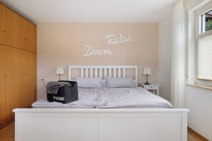 1 bedroom, free WiFi, bed sheets