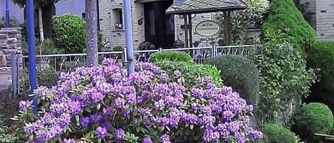 تفاصيل الفندق من الخارج