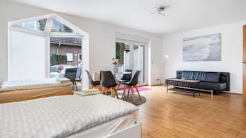 4 Schlafzimmer, Reisekinderbett, kostenloses WLAN, Bettwäsche