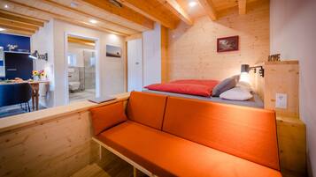 1 habitación, tabla de planchar con plancha, wifi gratis y ropa de cama