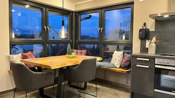 Kühlschrank, Ofen, Herdplatte, Geschirrspüler