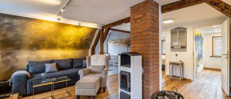 Télévision, cheminée