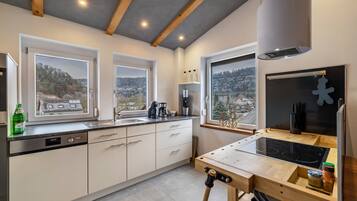 Kühlschrank, Ofen, Herdplatte, Geschirrspüler