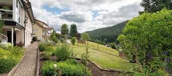 Apartment '2' with Private Terrace, Shared Garden and Wi-Fi