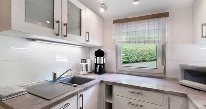 Enztalblick Apartment with Private Terrace, Shared Garden and Wi-Fi