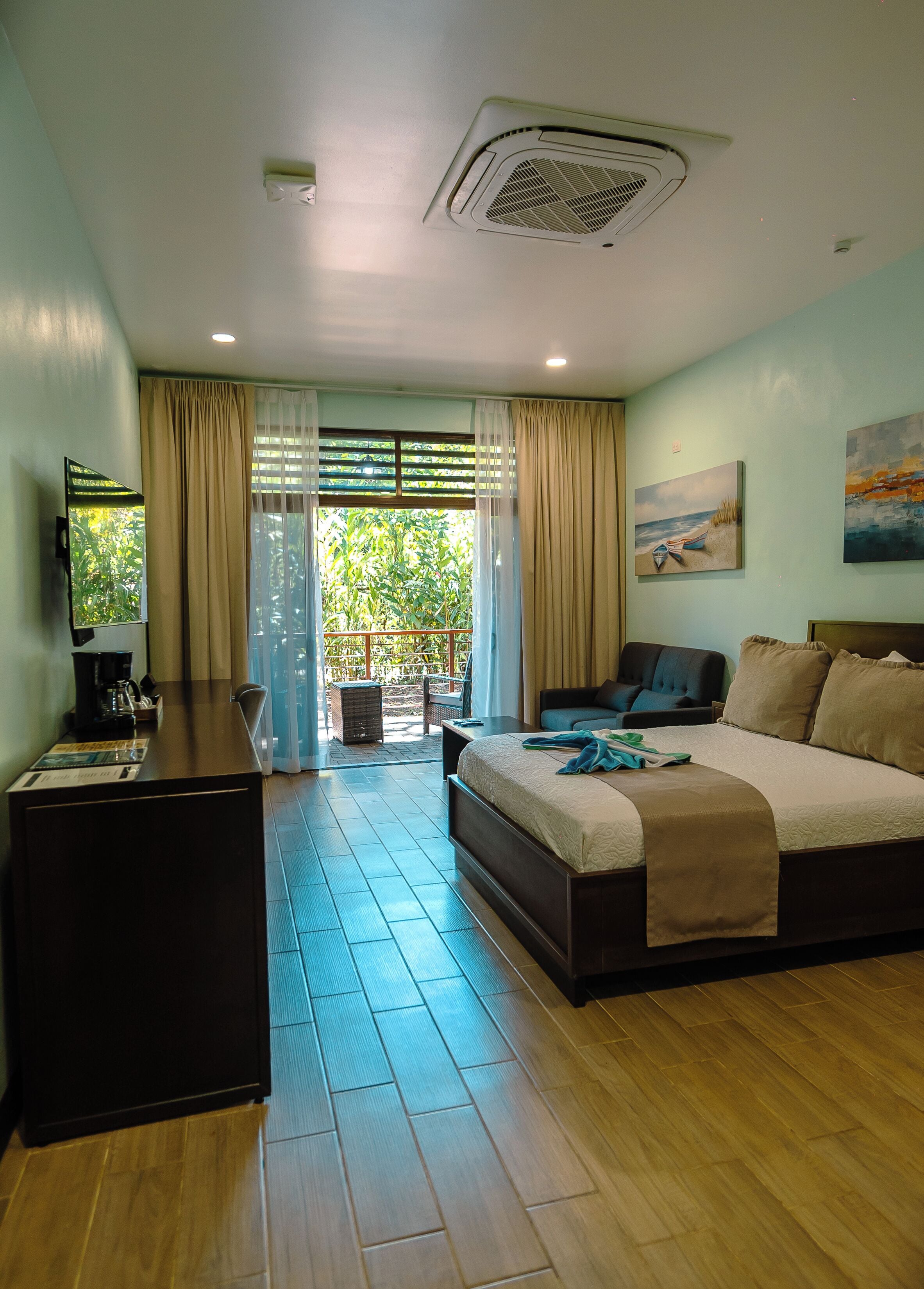 Junior suite | Luxe beddengoed, donsdekens, Select Comfort-bedden