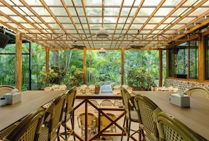 Restaurant - Beachfront Bungalows Hotel (Cahuita)