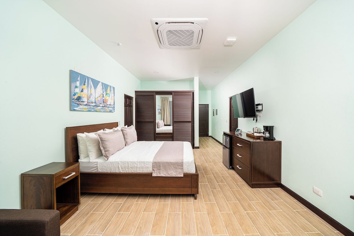 Suite Junior | 2 camere, ferro/asse da stiro, Wi-Fi gratuito, lenzuola