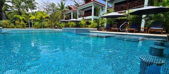 Beachfront Bungalows Hotel