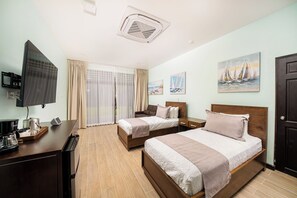 Junior Suite | Iron/ironing board, free WiFi, bed sheets - Beachfront Bungalows Hotel (Cahuita)