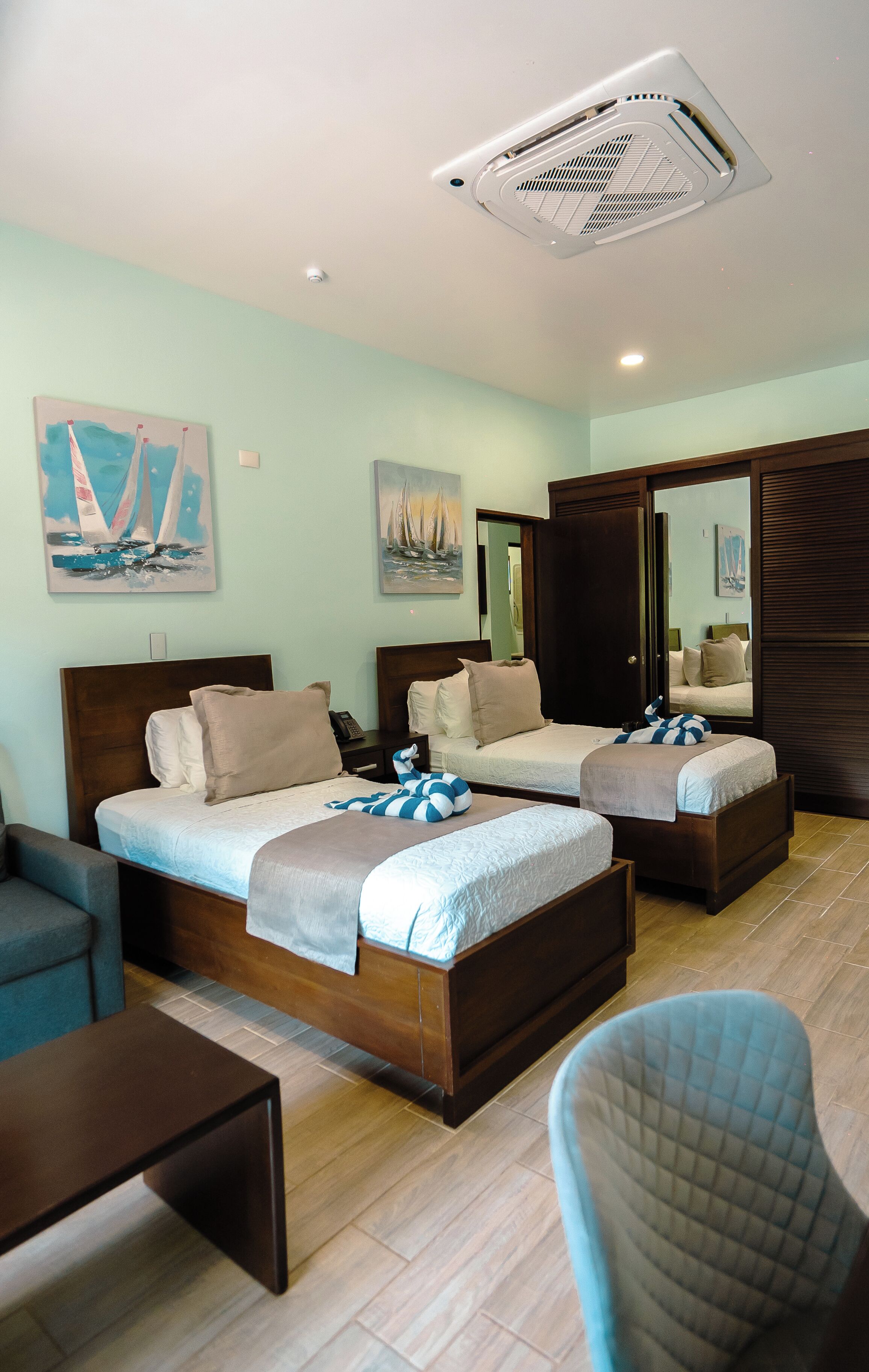 Junior-Suite | Hochwertige Bettwaren, Daunenbettdecken, Select-Comfort-Betten