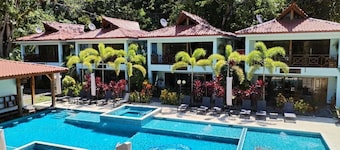Beachfront Bungalows Hotel