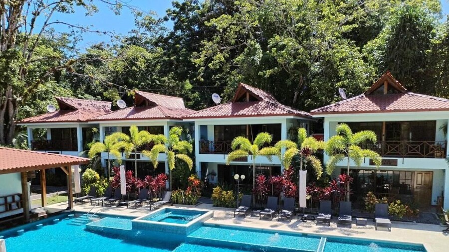 Beachfront Bungalows Hotel