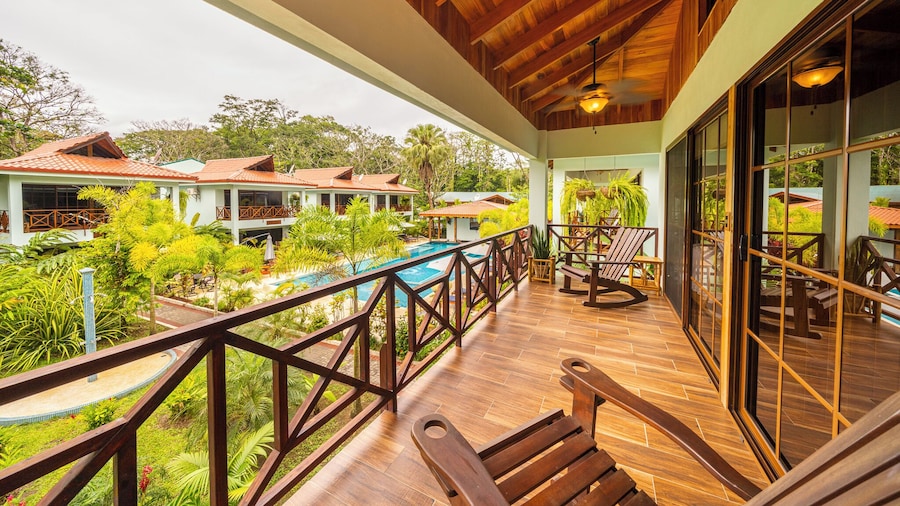 Beachfront Bungalows Hotel
