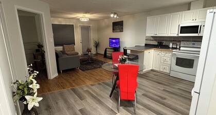 MainFloorCondo CozyFurnished Independent