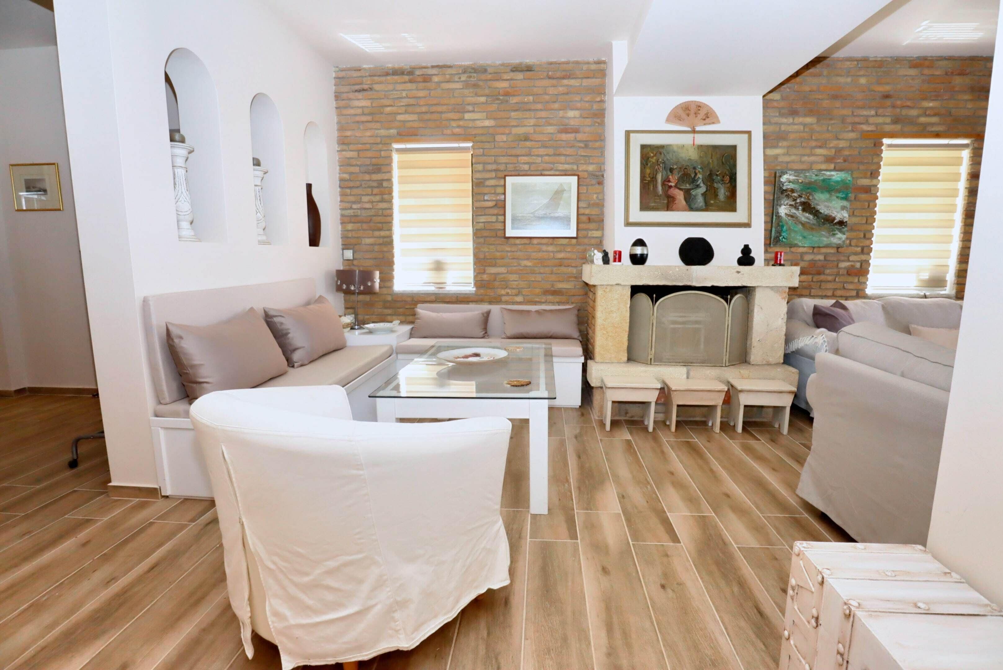 Télévision, cheminée