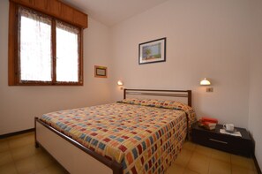 2 bedrooms - Homely house in a residence with pool (Bibione)