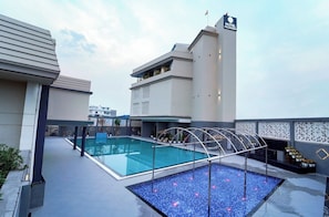 Outdoor pool - Hotel Millennium  (Hisar)