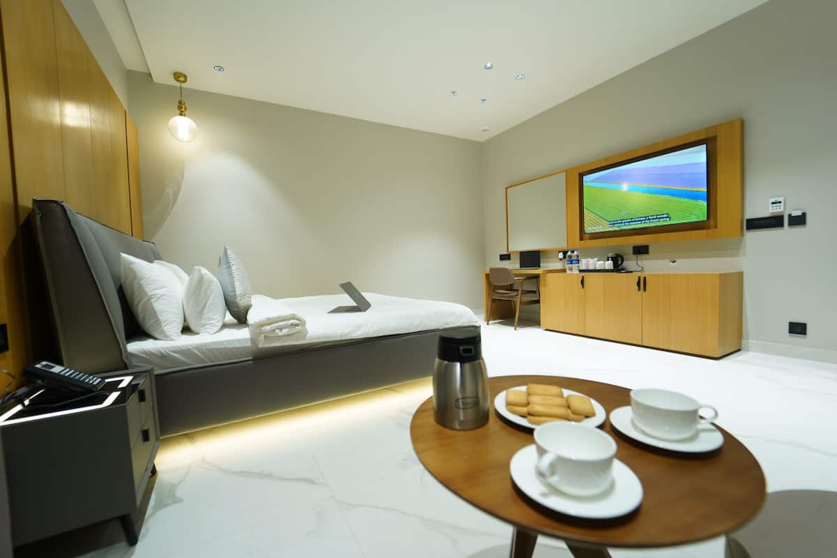 Royal Suite, Balcony | 1 bedroom, premium bedding, memory foam beds, minibar