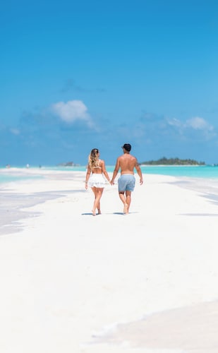 Beach Hotel Dhigurah